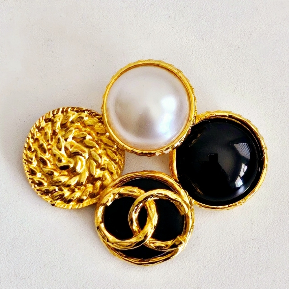 Rare Chanel Gold-plated Brooch